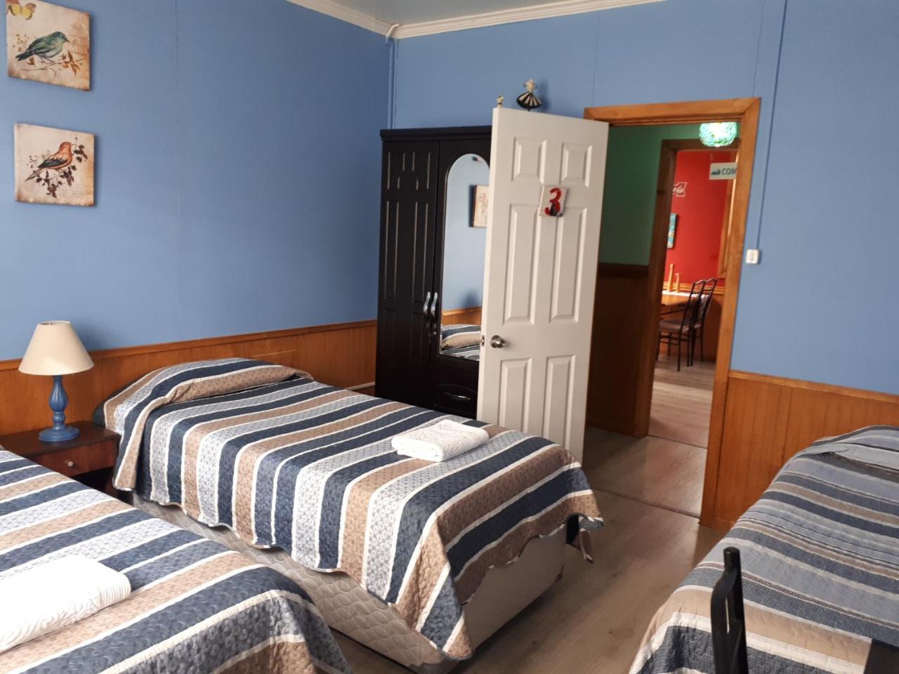 Hostal Guanaco Blanco Puerto Natales Extérieur photo