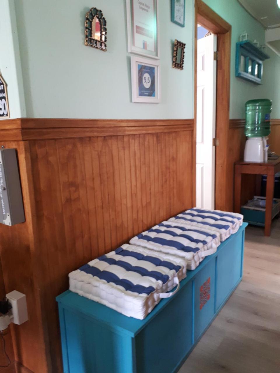 Hostal Guanaco Blanco Puerto Natales Extérieur photo