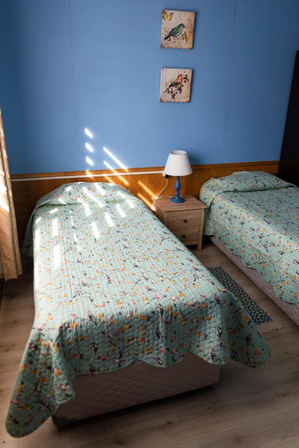 Hostal Guanaco Blanco Puerto Natales Extérieur photo
