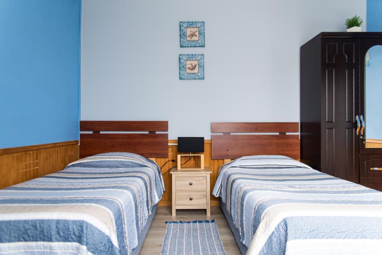 Hostal Guanaco Blanco Puerto Natales Extérieur photo