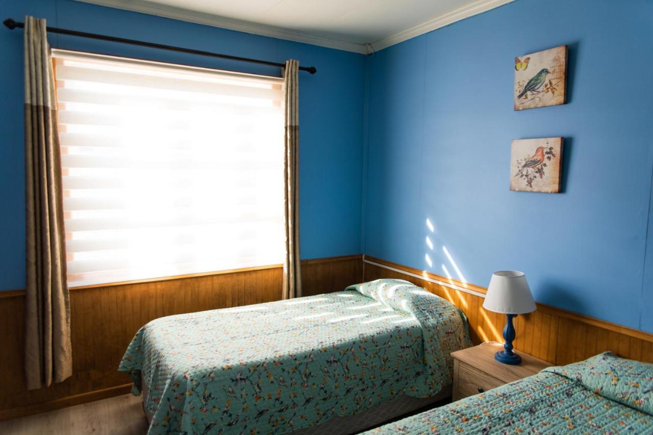 Hostal Guanaco Blanco Puerto Natales Extérieur photo